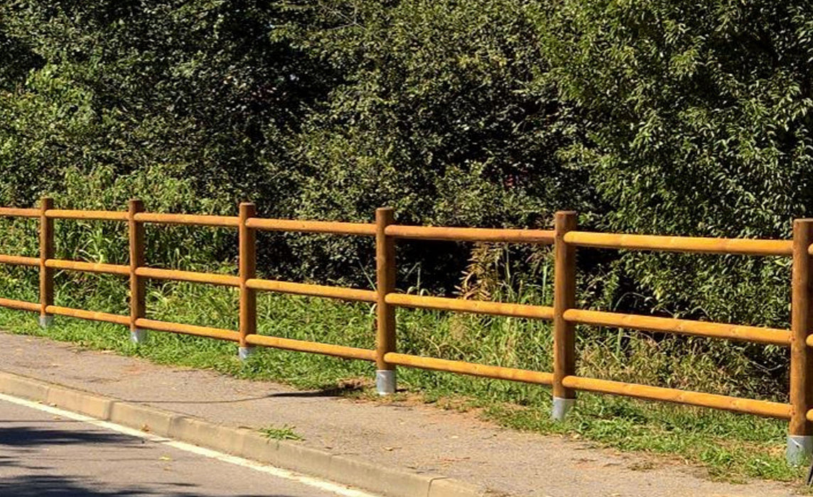 FENCE WITH THREE HOLES D. 12